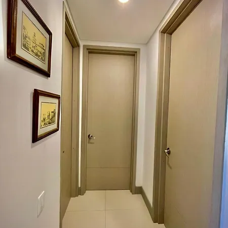 Beachfront 16 Apartment
