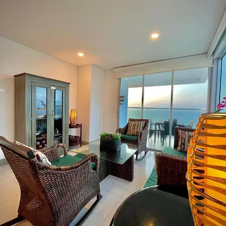 Beachfront 16 Apartment *